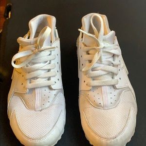 Gently worn Nike Huaraches